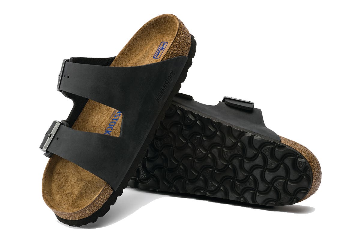 Birkenstock Unisex Arizona Oiled Leather Sandal - Black