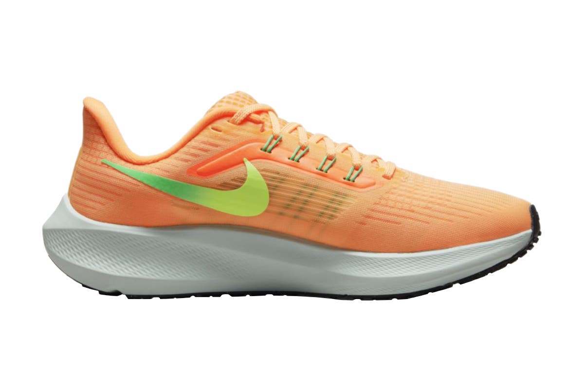 Nike Women's Air Zoom Pegasus 39 Running Shoes - Peach Cream/Ghost Green/Total Orange